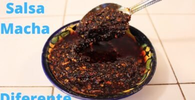 Salsa de chile ancho con pasas