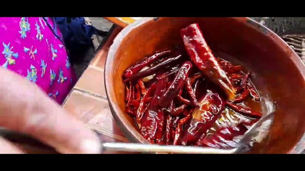 Salsa de chile cascabel con vinagre